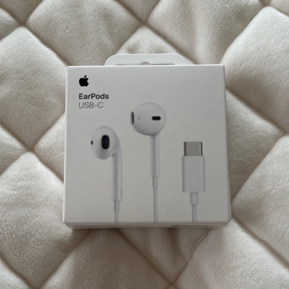 Apple EarPods with USB-C Connector